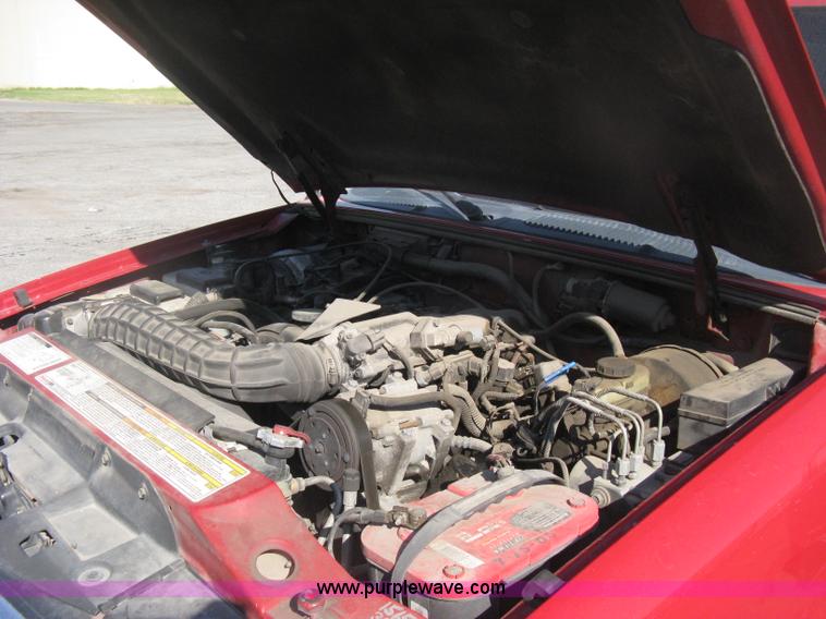 image for item H6432 1998 Ford Explorer XLT SUV