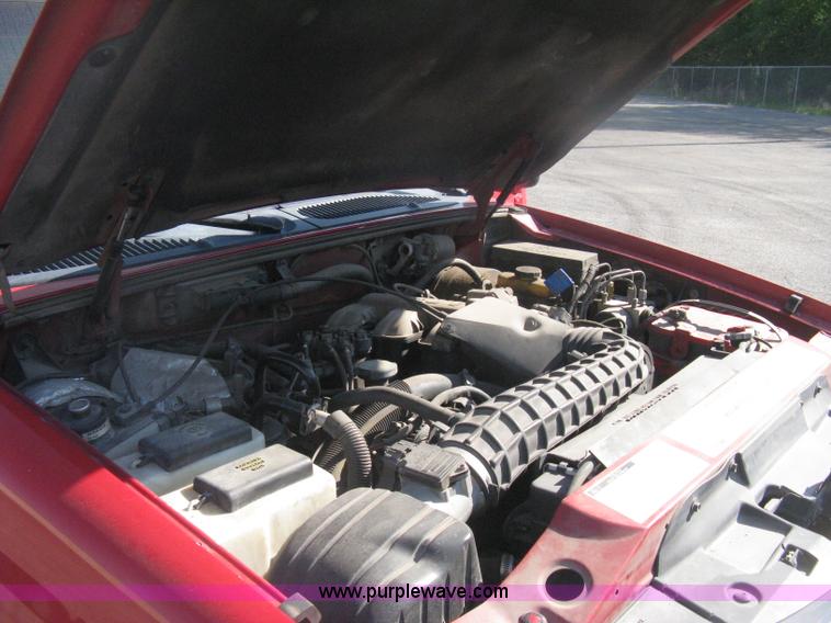 image for item H6432 1998 Ford Explorer XLT SUV