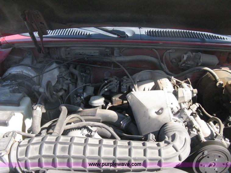 image for item H6432 1998 Ford Explorer XLT SUV
