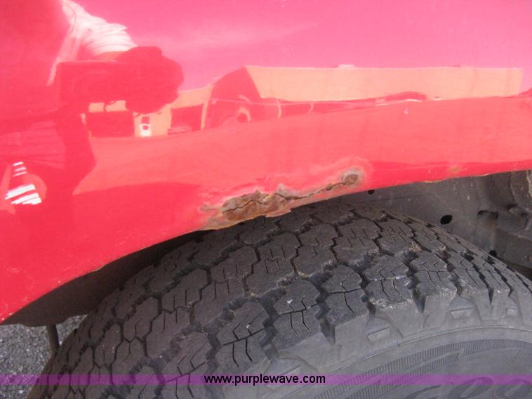 image for item H6432 1998 Ford Explorer XLT SUV