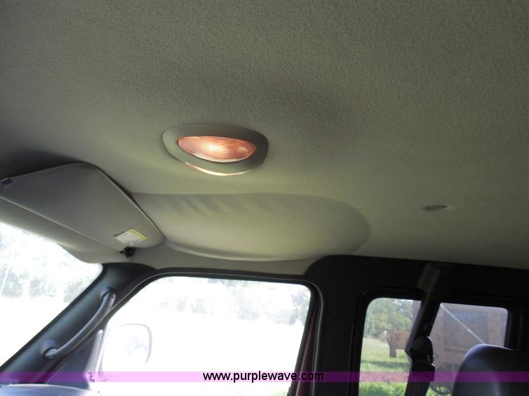 image for item H6651 2001 Dodge Ram Wagon B3500 Maxi van