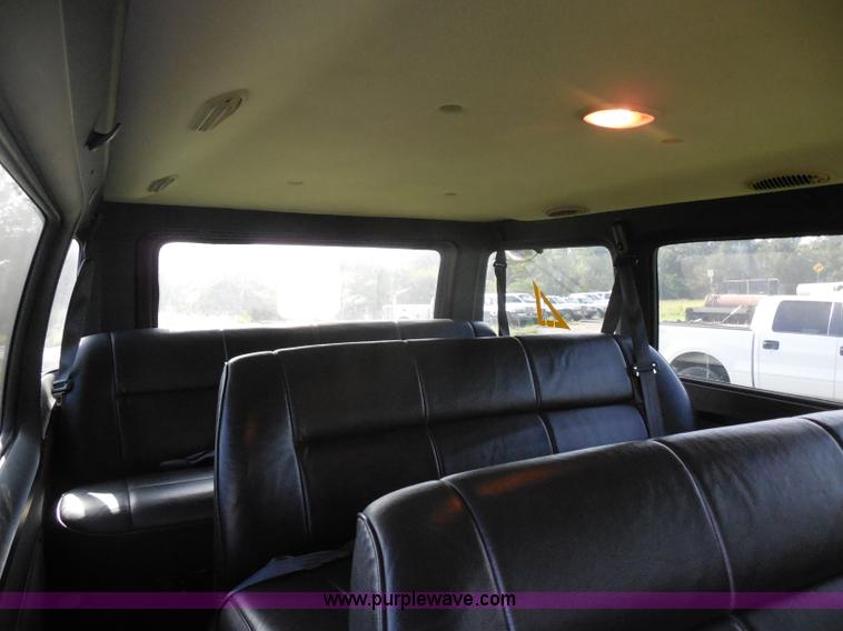 image for item H6651 2001 Dodge Ram Wagon B3500 Maxi van