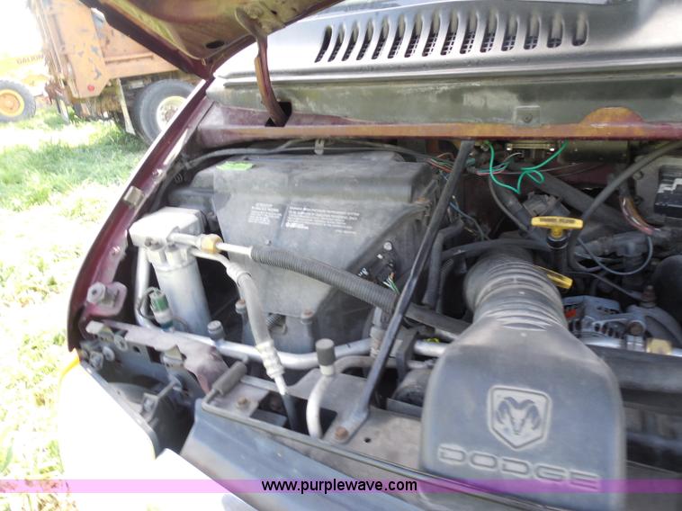image for item H6651 2001 Dodge Ram Wagon B3500 Maxi van