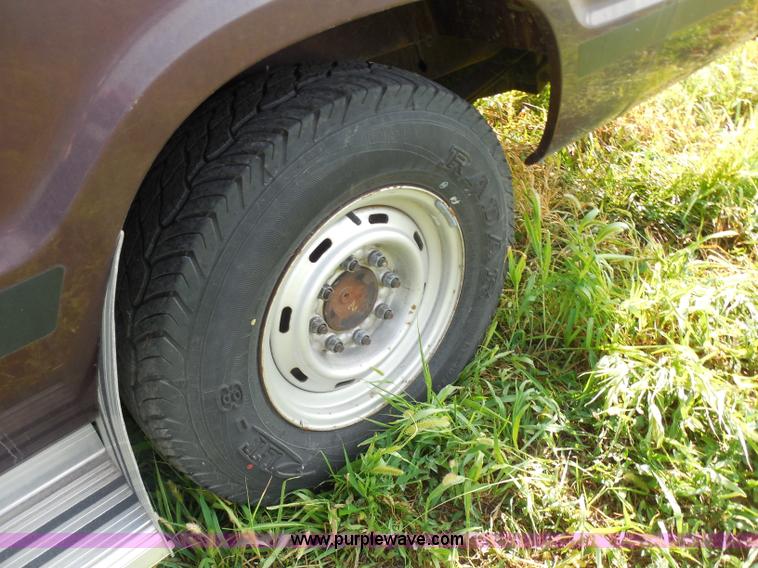 image for item H6651 2001 Dodge Ram Wagon B3500 Maxi van