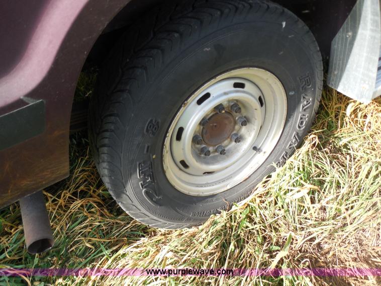 image for item H6651 2001 Dodge Ram Wagon B3500 Maxi van