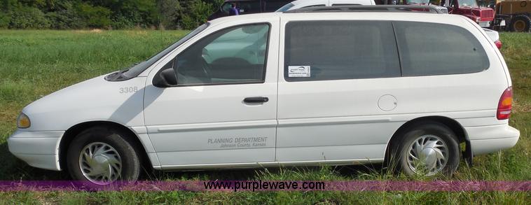 image for item H6652 1995 Ford Windstar LX minivan