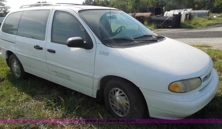 image for item H6652 1995 Ford Windstar LX minivan