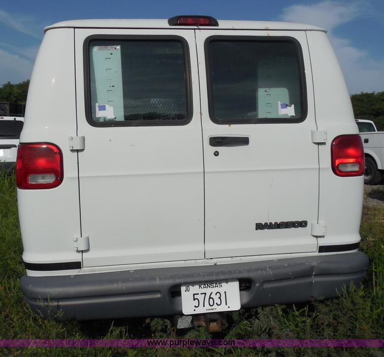 image for item H6666 2001 Dodge Ram 3500 Maxivan