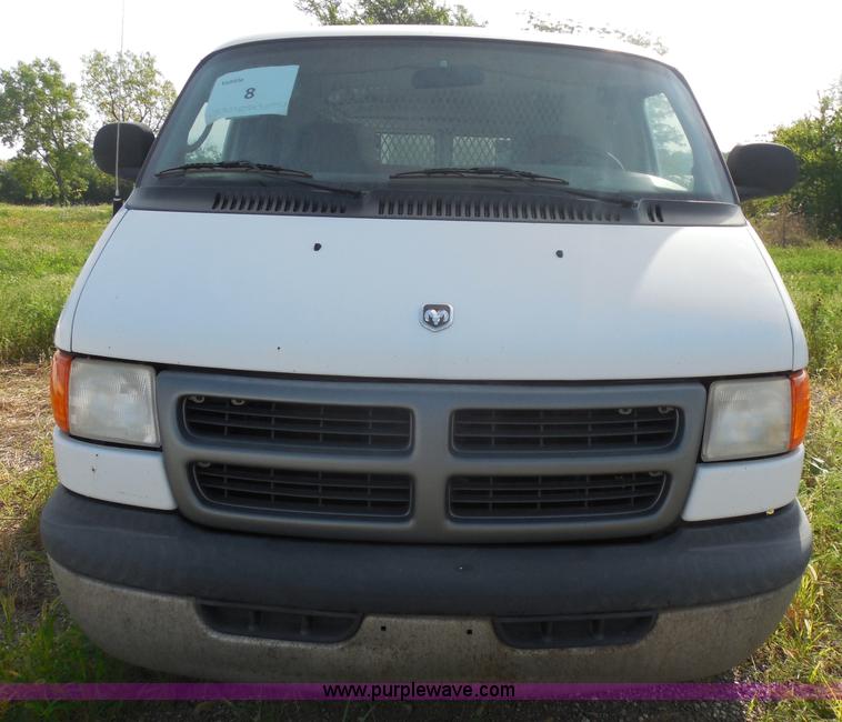 image for item H6666 2001 Dodge Ram 3500 Maxivan