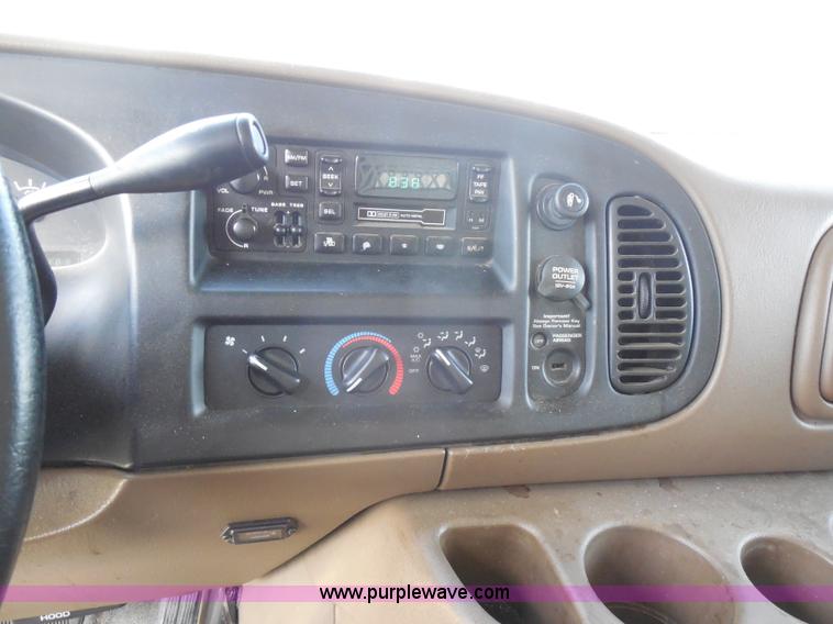 image for item H6666 2001 Dodge Ram 3500 Maxivan