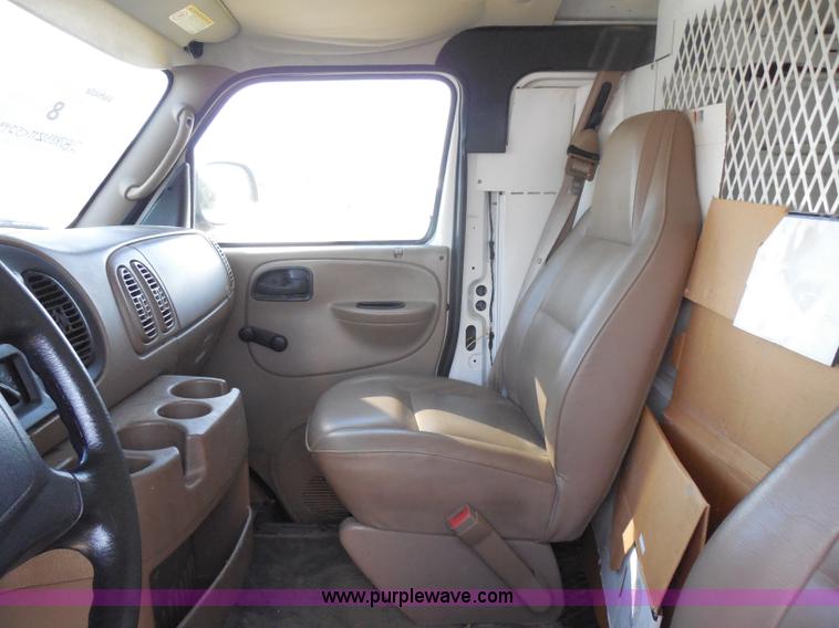 image for item H6666 2001 Dodge Ram 3500 Maxivan