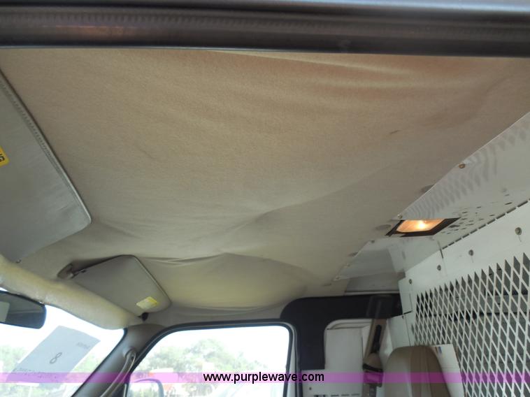 image for item H6666 2001 Dodge Ram 3500 Maxivan