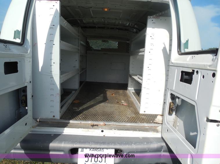 image for item H6666 2001 Dodge Ram 3500 Maxivan