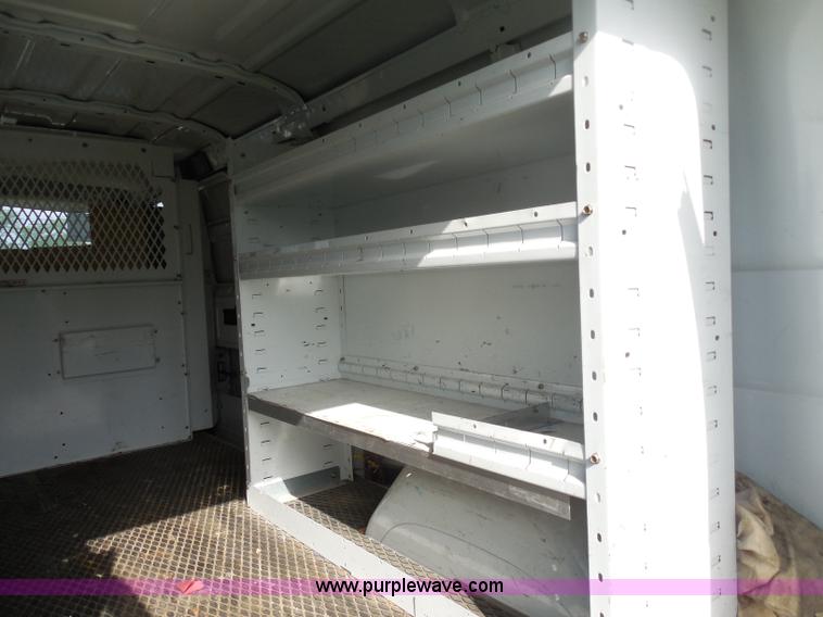 image for item H6666 2001 Dodge Ram 3500 Maxivan