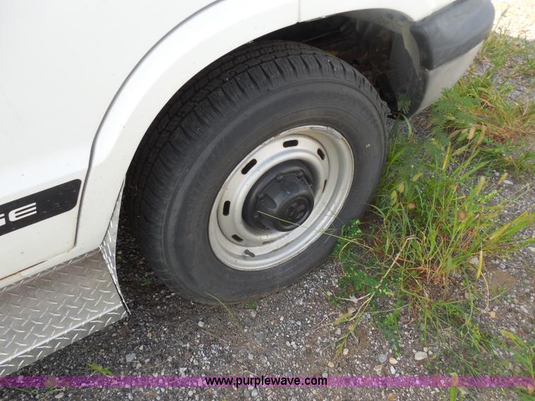 image for item H6666 2001 Dodge Ram 3500 Maxivan