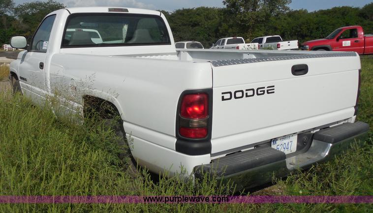 image for item H6667 2001 Dodge Ram 1500 pickup truck