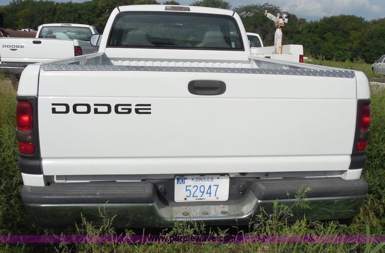 image for item H6667 2001 Dodge Ram 1500 pickup truck