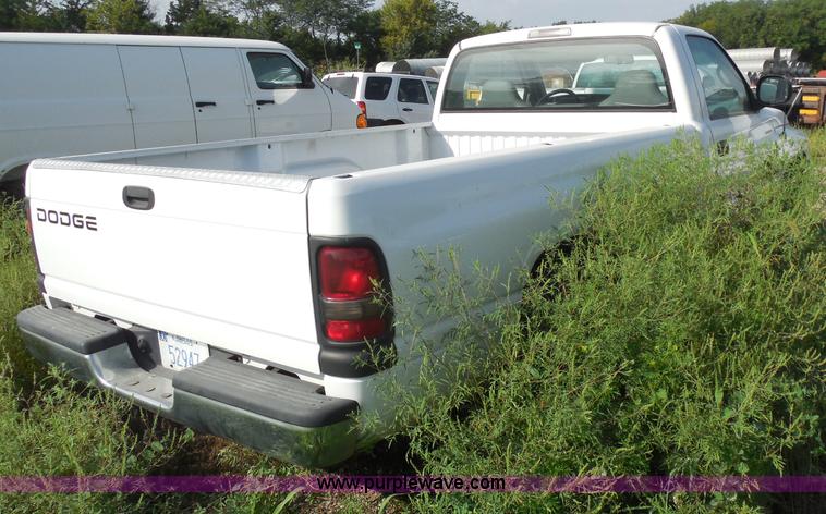 image for item H6667 2001 Dodge Ram 1500 pickup truck