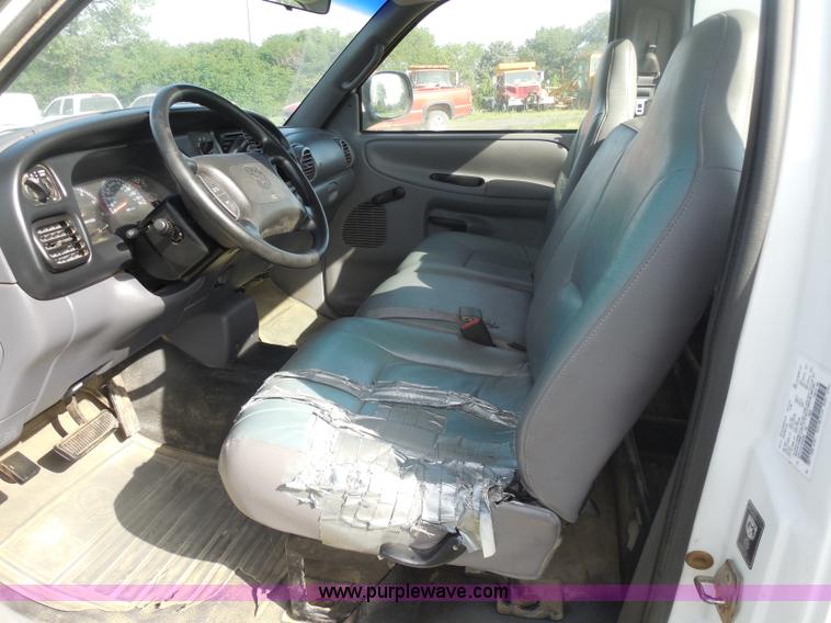 image for item H6667 2001 Dodge Ram 1500 pickup truck