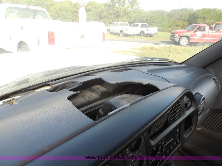 image for item H6667 2001 Dodge Ram 1500 pickup truck