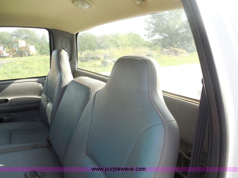 image for item H6667 2001 Dodge Ram 1500 pickup truck