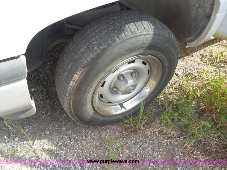 image for item H6667 2001 Dodge Ram 1500 pickup truck