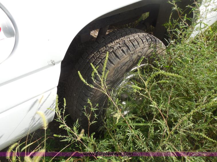 image for item H6667 2001 Dodge Ram 1500 pickup truck