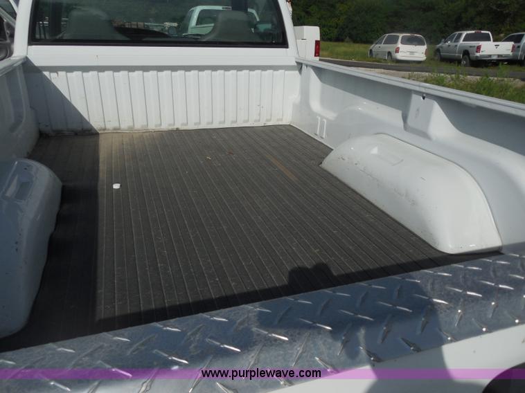 image for item H6667 2001 Dodge Ram 1500 pickup truck