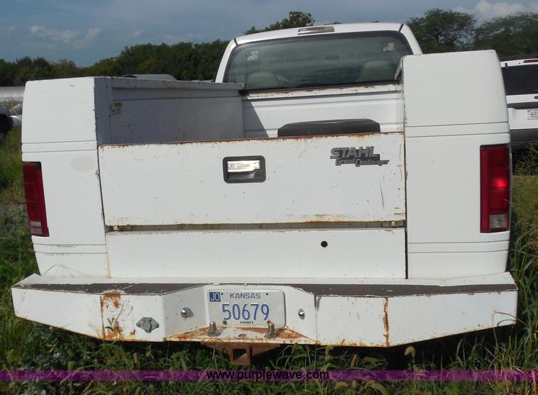 image for item H6668 2001 Dodge Ram 2500 utility truck