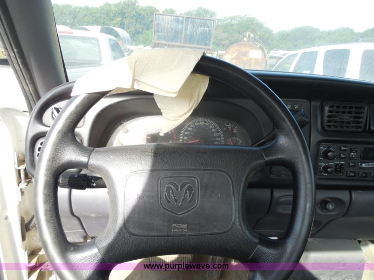 image for item H6668 2001 Dodge Ram 2500 utility truck