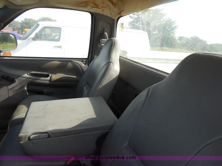 image for item H6668 2001 Dodge Ram 2500 utility truck