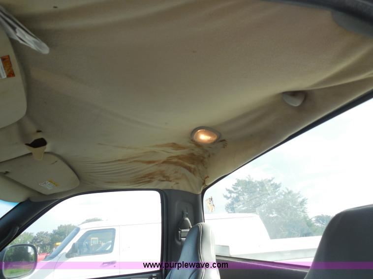 image for item H6668 2001 Dodge Ram 2500 utility truck