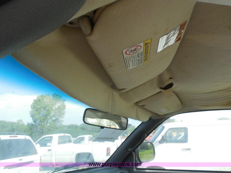 image for item H6668 2001 Dodge Ram 2500 utility truck