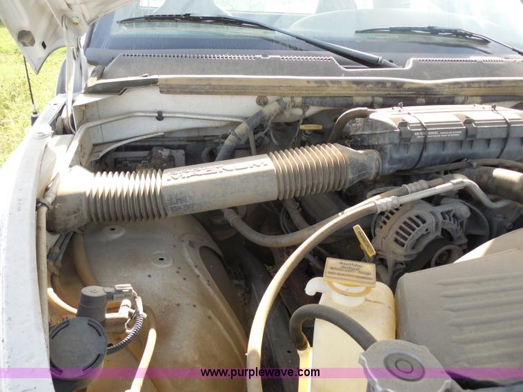 image for item H6668 2001 Dodge Ram 2500 utility truck