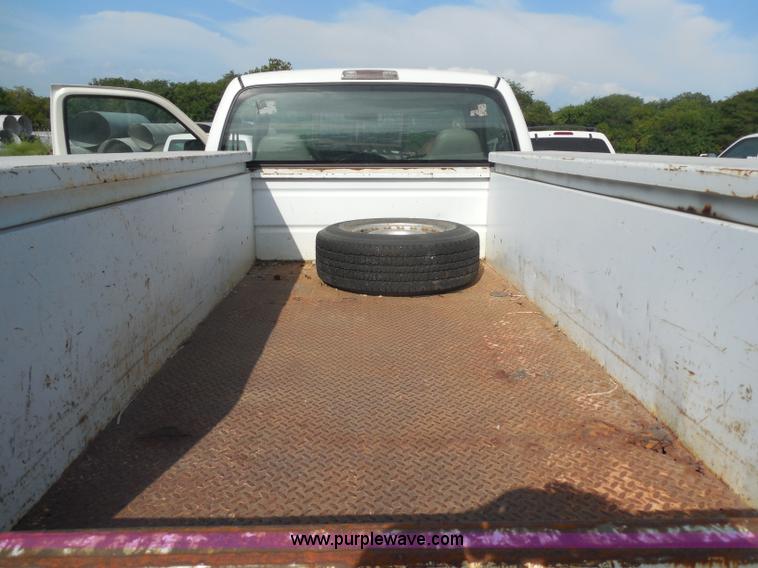 image for item H6668 2001 Dodge Ram 2500 utility truck