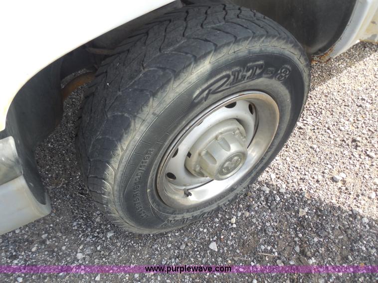 image for item H6668 2001 Dodge Ram 2500 utility truck