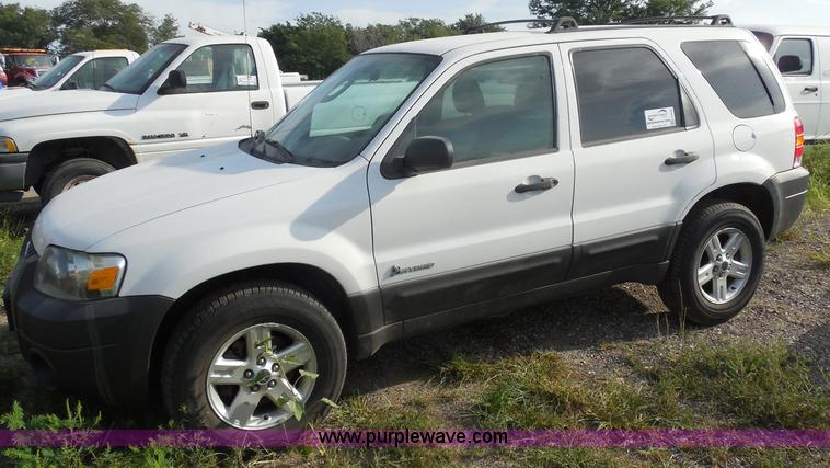 image for item H6669 2006 Ford Escape Hybrid SUV