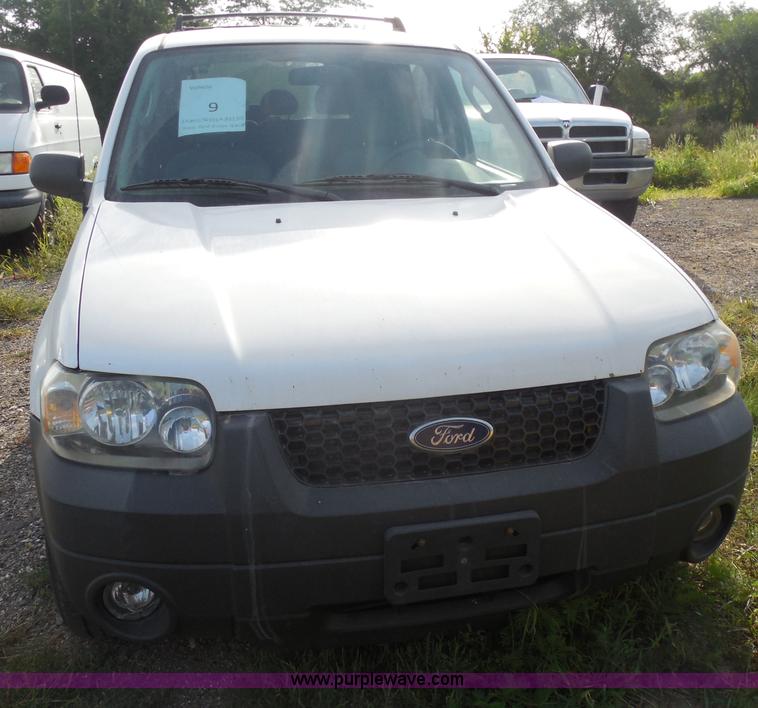 image for item H6669 2006 Ford Escape Hybrid SUV