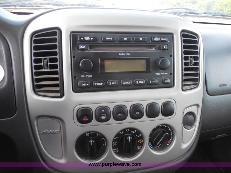 image for item H6669 2006 Ford Escape Hybrid SUV