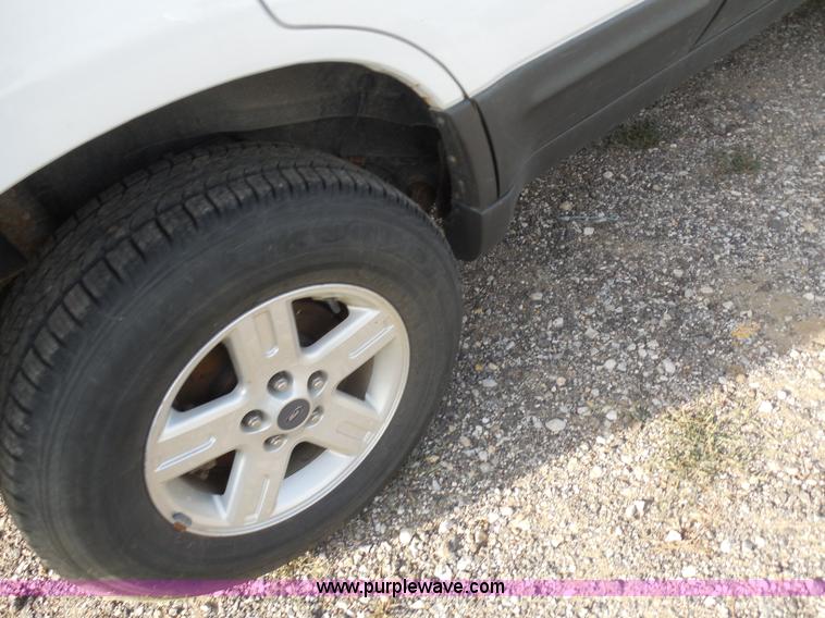 image for item H6669 2006 Ford Escape Hybrid SUV
