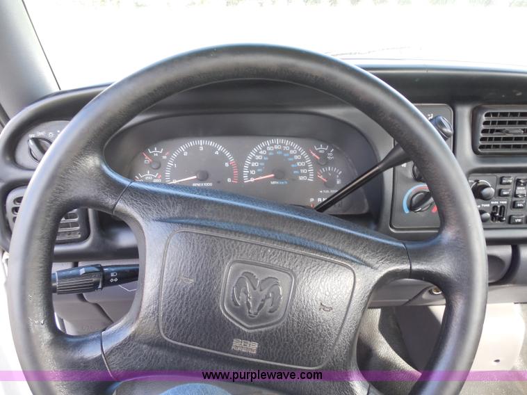 image for item H6670 2001 Dodge Ram 2500 pickup truck