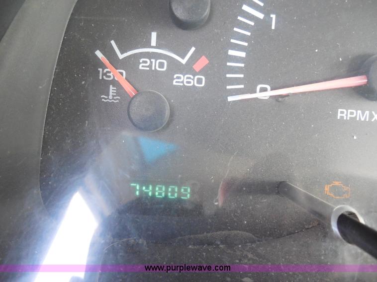 image for item H6670 2001 Dodge Ram 2500 pickup truck