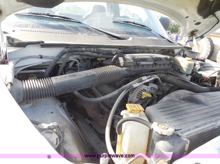 image for item H6670 2001 Dodge Ram 2500 pickup truck