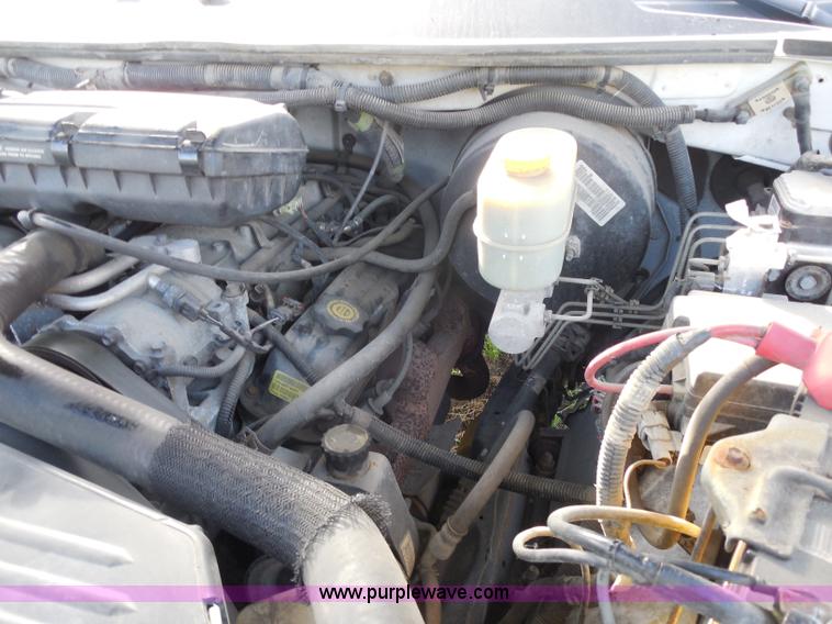 image for item H6670 2001 Dodge Ram 2500 pickup truck