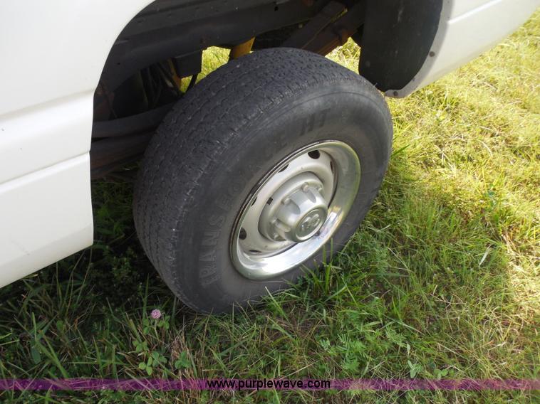 image for item H6670 2001 Dodge Ram 2500 pickup truck
