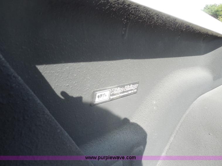 image for item H6670 2001 Dodge Ram 2500 pickup truck