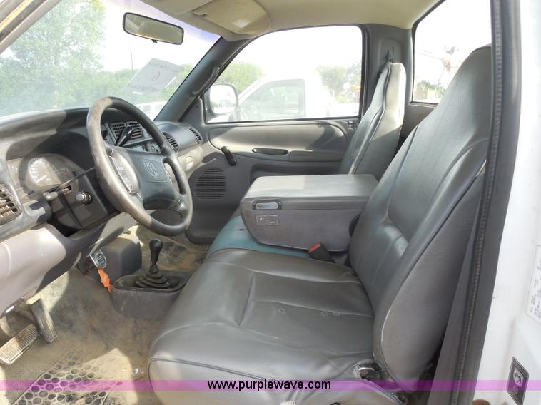 image for item H6671 1998 Dodge Ram 1500 pickup truck