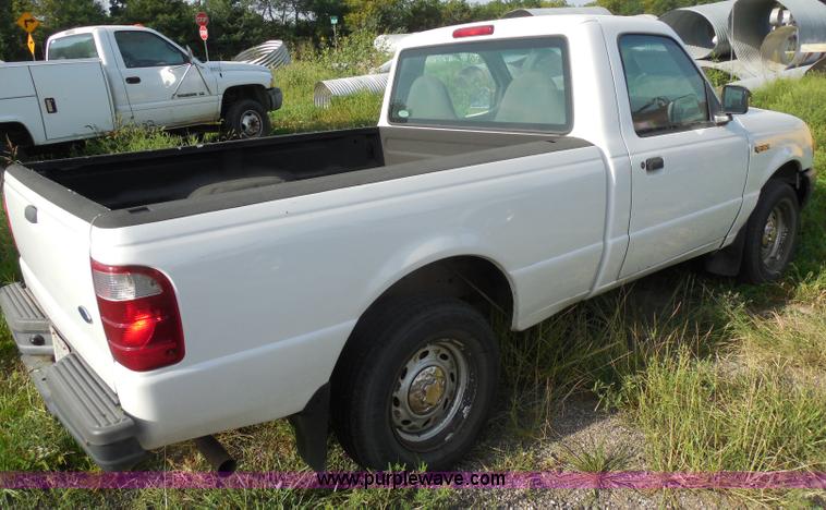 image for item H6672 2001 Ford Ranger pickup truck