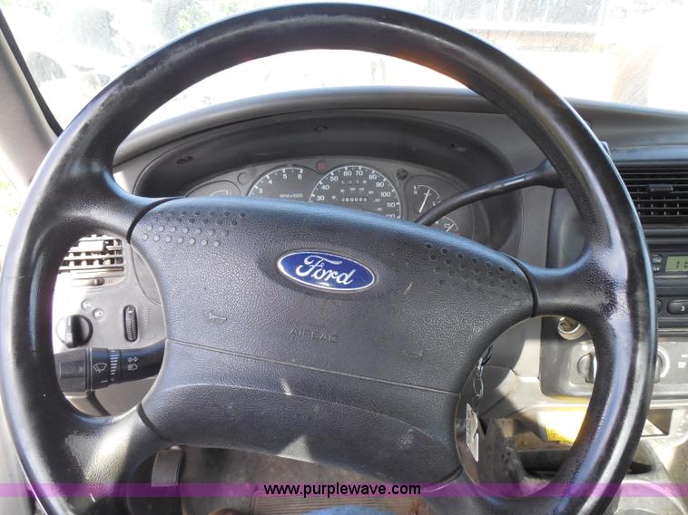 image for item H6672 2001 Ford Ranger pickup truck