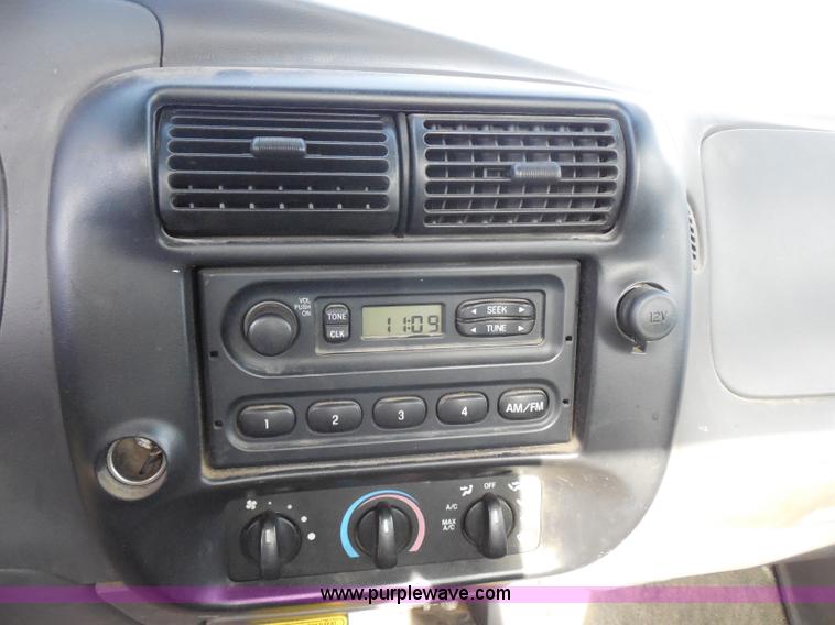 image for item H6672 2001 Ford Ranger pickup truck